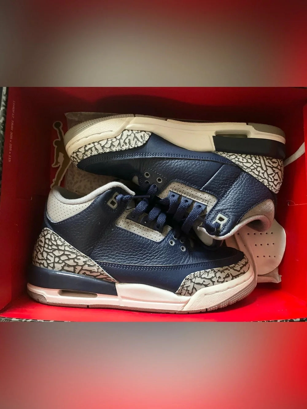 Jordan Retro 3 Men’s Sneakers - Navy/Light Gray